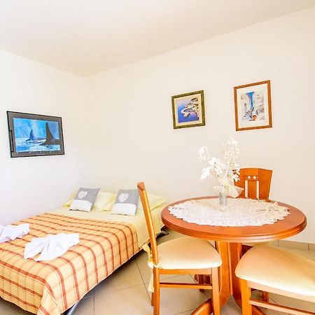 Apartments Mija โบล ภายนอก รูปภาพ