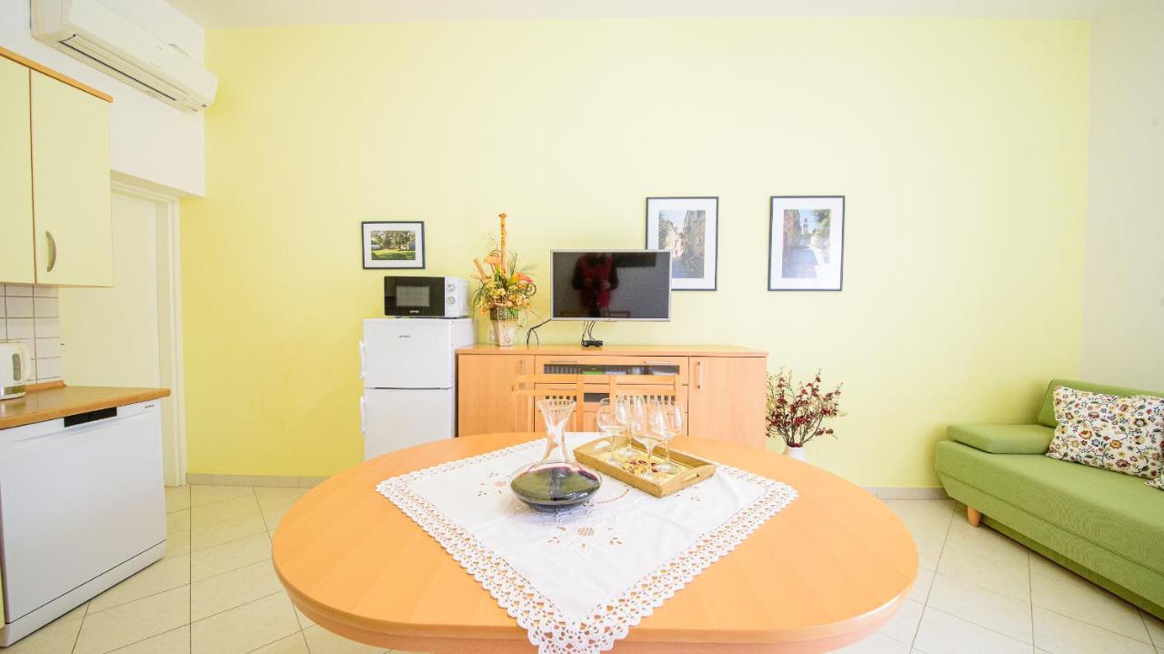 Apartments Mija โบล ภายนอก รูปภาพ